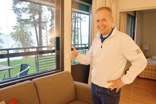 Kuortaneen Urheiluopistolla tavitaan tulevaisuudessa paljon lisää majoitustilaa. jussi Töyrylä kertoo, että Liikuntahotellia on tarkoitus laajentaa. KUVA: MIINA HAKALA