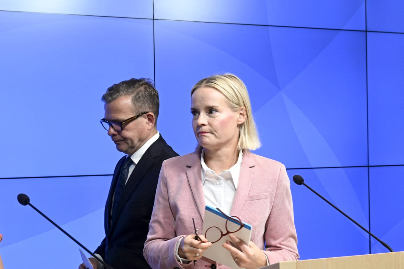 Pääministeri Petteri Orpo (kok.) ja valtiovarainministeri Riikka Purra (ps.) kertoivat budjettiriihen päätöksistä tiistai-iltana Helsingissä.