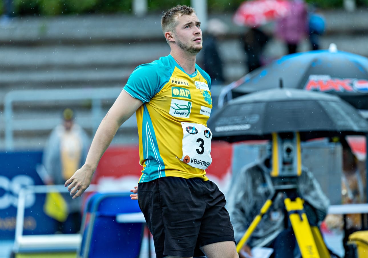 Toni Keränen ei hätkähtänyt Lahden stadionin kehnoja olosuhteita.