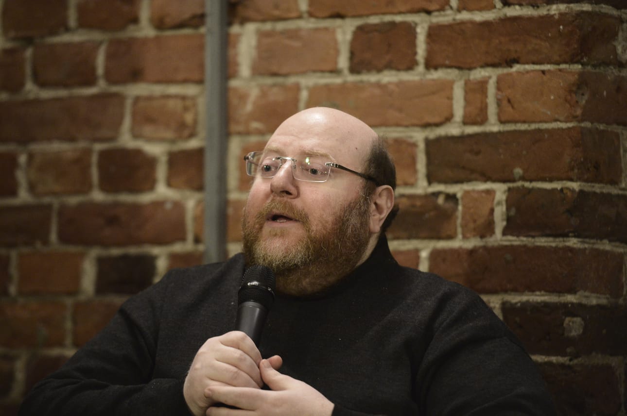 Suomen islamilaisen yhdyskunnan imaami Anas Hajjar sanoo, että naisten kurittaminen on Koraanissa vasta viimeinen keino.