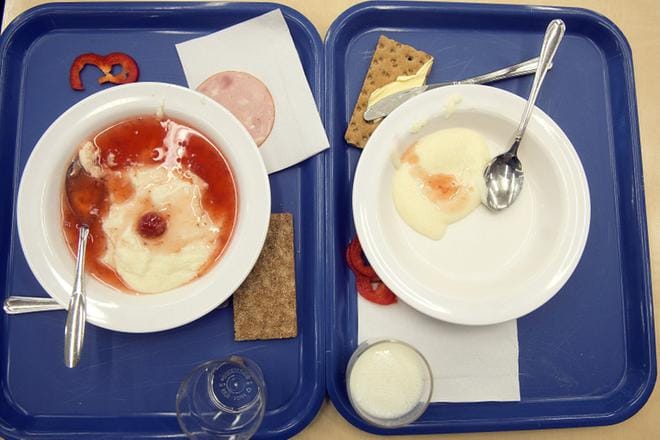 Kasvisruoan tarjoaminen julkisen sektorin ruokalistoilla on kaksinkertaistunut kahdessa vuodessa. Samalla punaisen lihan käyttö on vähentynyt merkittävästi. Puuropäivä on tuttu juttu kouluissa. ARKISTOKUVA: TOMI VUOKOLA
