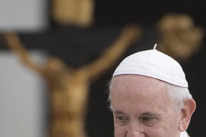 Paavi Franciscus saapuu tiistaina Tallinnaan. Franciscus on tällä viikolla vieraillut Baltiassa, ja Viron-vierailun jälkeen hänen on määrä palata Vatikaaniin. KUVA: EPA / Vatikaani