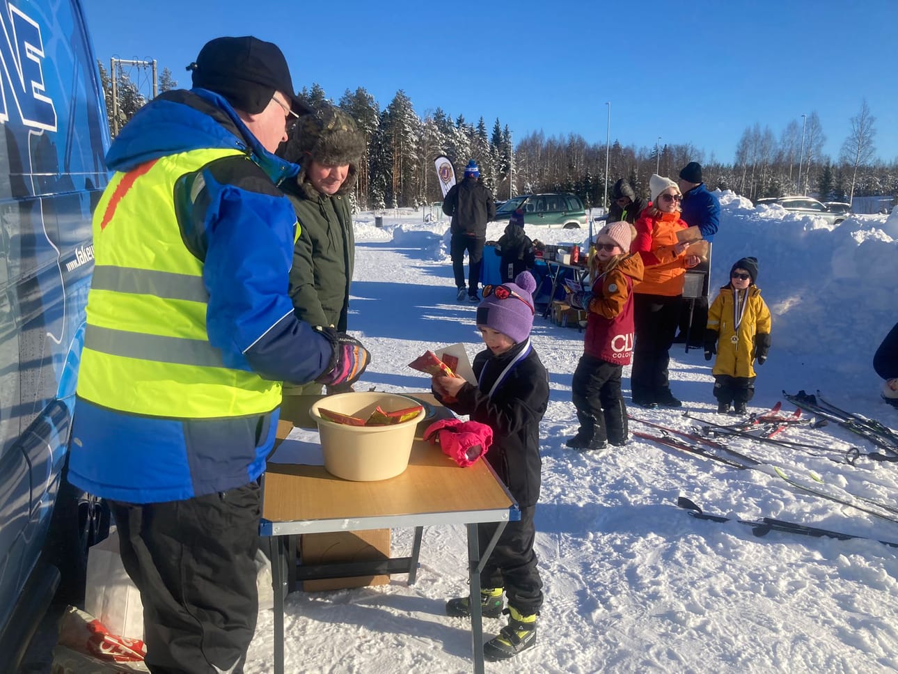 LC-Helahoito järjesti liikuntatapahtuman sunnuntaina 18.2. Kauhavalla. Sää suosi ulkoilijoita.