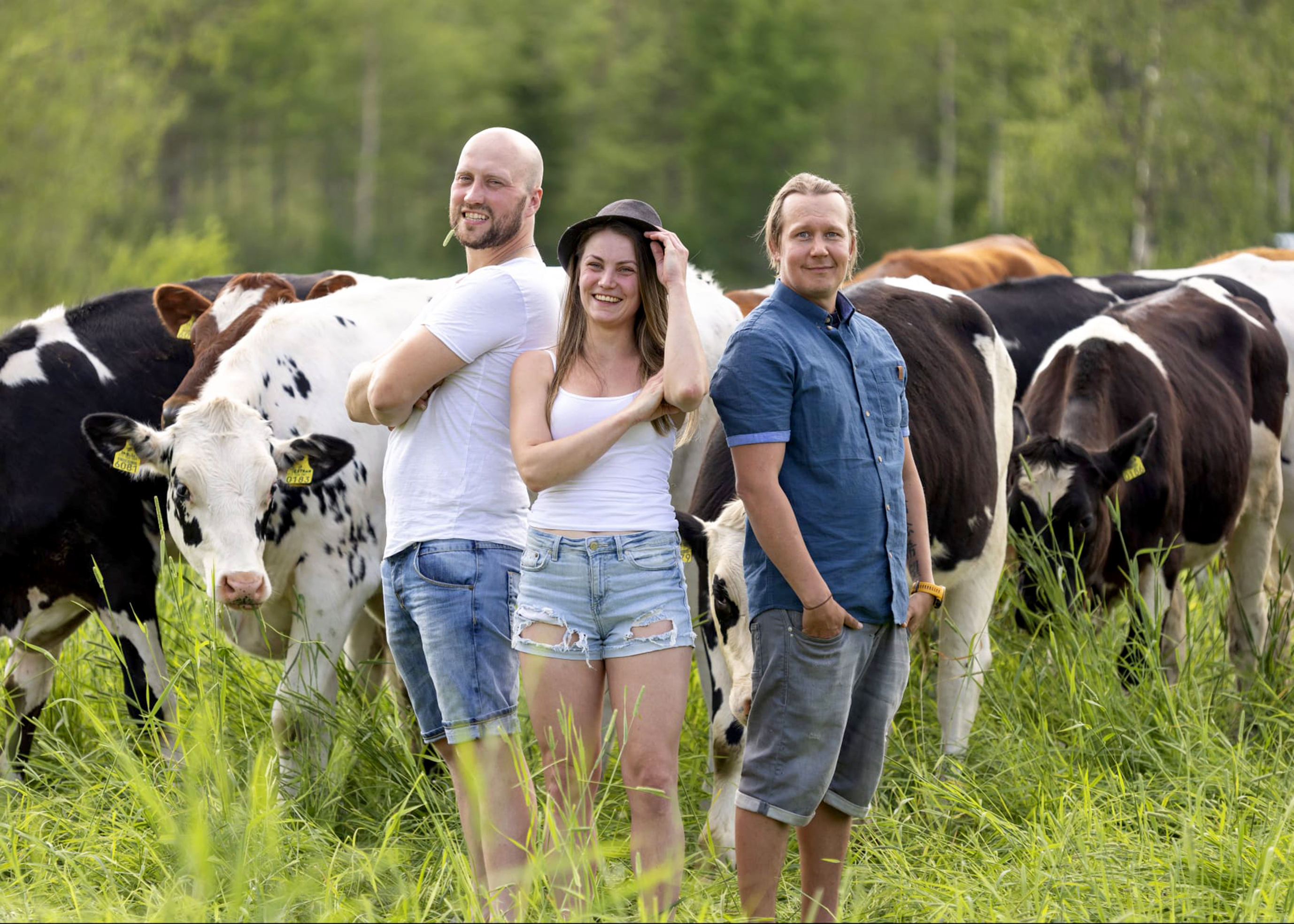 Behind KaJo Ice Cream are the Joni Pitkänen dairy farm (left) and the Kalle Vimpari strawberry farm. Annika Kesti is responsible for the development and production of ice cream products.