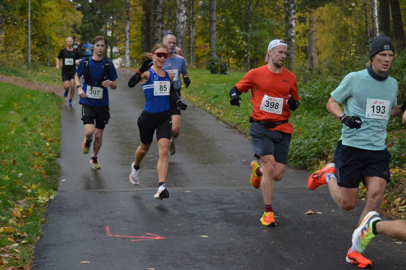 Pudasjärven Urheilijoiden Minna Huovinen iloitsi hienosti sujuneesta kisasta.