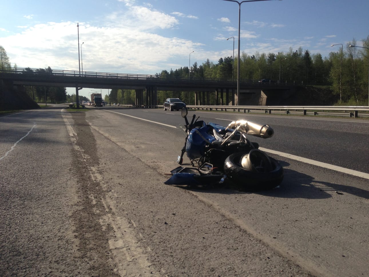 Onnettomuus sattui Pohjantiellä pohjoisen suuntaan menevien kaistalla.