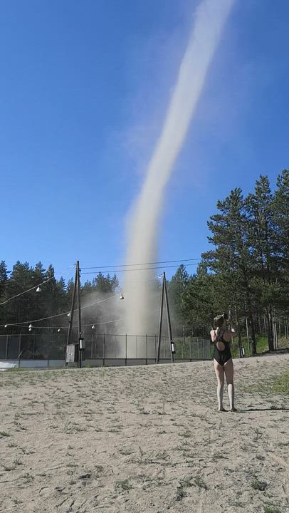 Lappeenrannassa Mattilan uimarannalla näkyi  hiekkapyörre