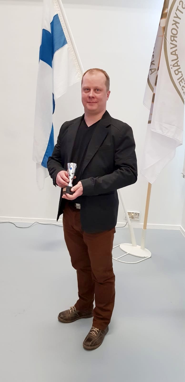 Teemu Moilanen vastaanotti Suomen parhaan pystykorvakasvattajan palkinnon Kuopiossa viime lauantaina.