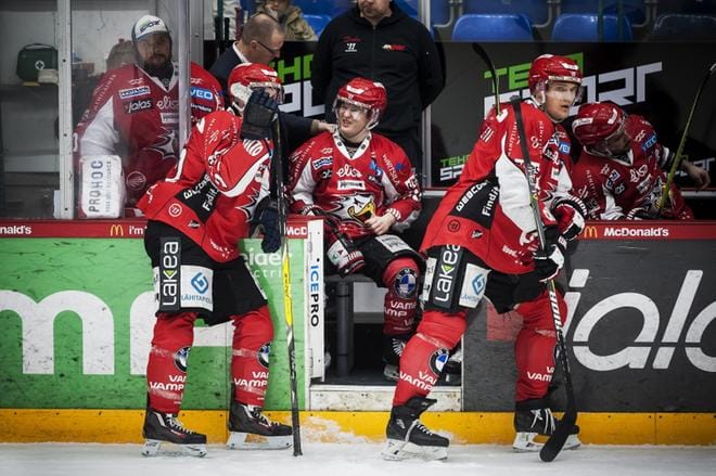 Joonas Komulainen loukkaantui eilen, eikä ole kokoonpanossa tänään. KUVA: JARNO PELLINEN