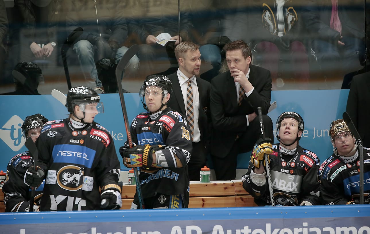 Kärpät kohtaa tänään Tapparan Raksilassa.