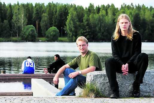 Tuomas Hyrkään (vas.), Tuomas Heikkisen, Konsta Leinosen ja Mikko Korhosen mielestä Kajaanissa oli kyse normaalista miesten välien selvittelystä.
