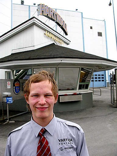 Joni Kangas on ISS Securityn palveluksessa Lapin Kullan tehtaalla. "Viihdyn hyvin, yhteishenki on hyvä."