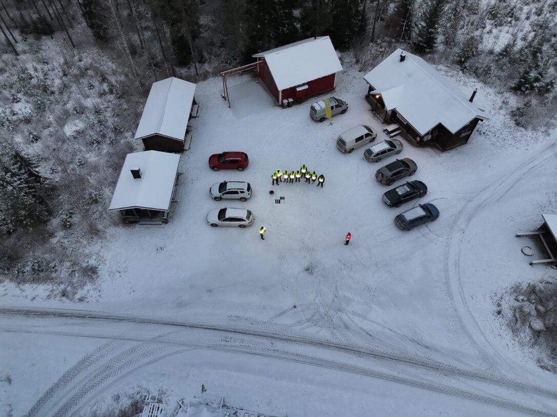 Suomenselän Vapepa ja Kuortaneen reserviläiset harjoittelivat dronen käyttöä yhteisessä kurssituksessa joulukuussa. Tämäkin otos on dronen nappaama.
