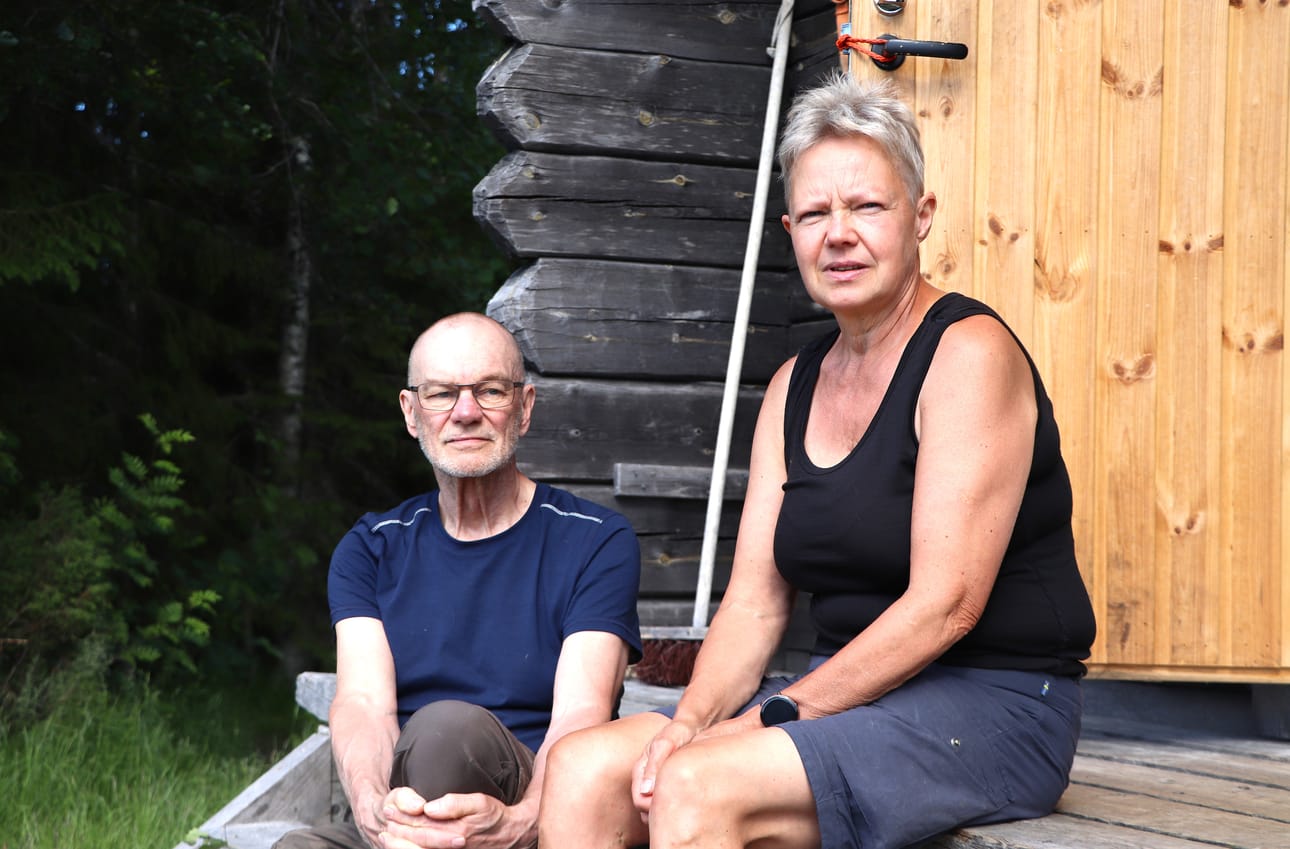 Jarmo Martti ja Kaisa Hörkkö lomailivat Rytituvalla kesä-heinäkuun vaihteen. Heille lammaspaimenen työ oli ennestään tuttua.