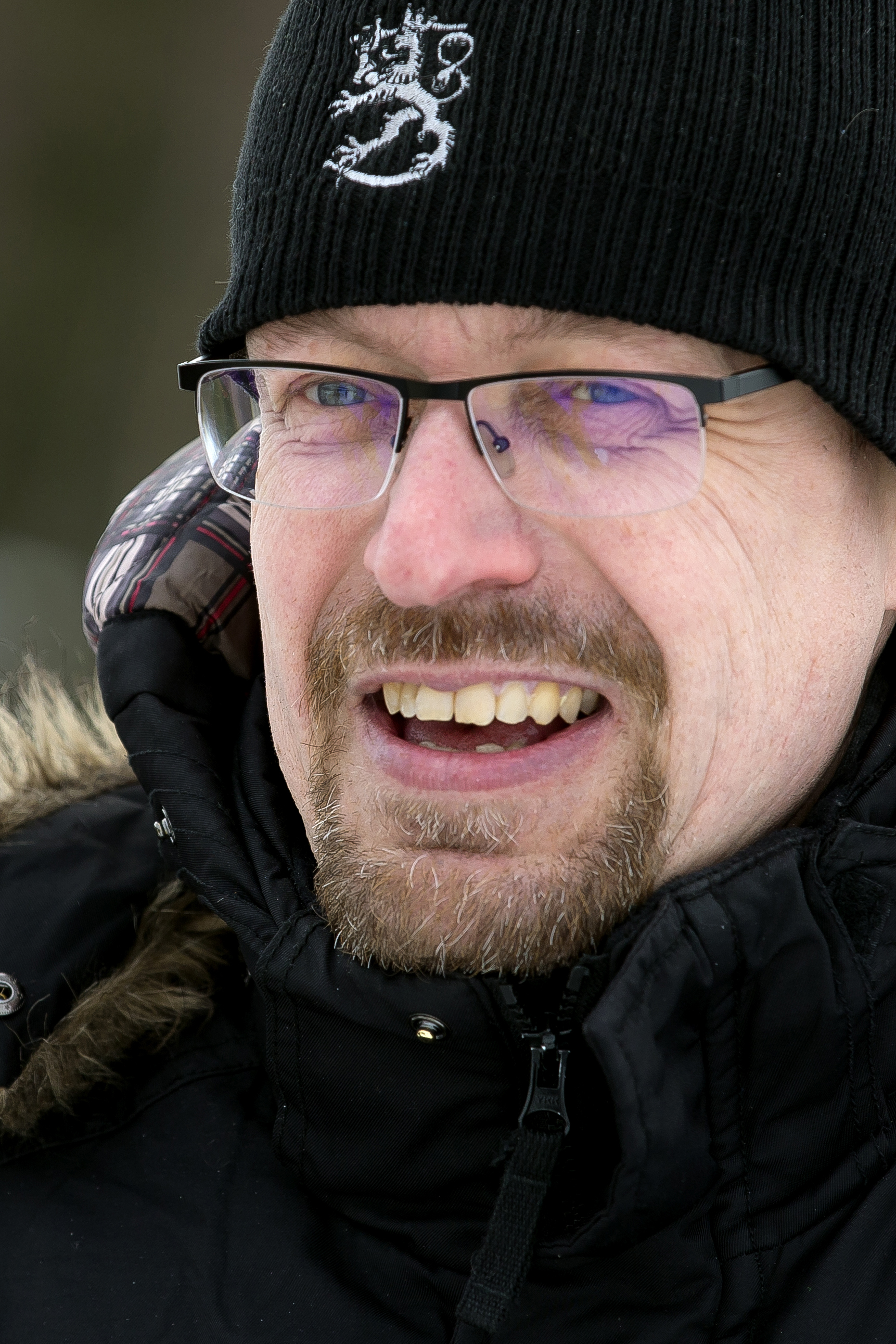 Autourheilumies Mikko Aho on yksi jääradan ylläpitäjistä.