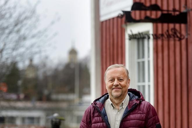 Keliberin tuleva litiumkaivoshanke ja tuulivoimahankkeet luovat valoisia näkymiä Kaustisen seutukunnan elinkeinoelämälle. Kaustisen kunnanjohtajalla Arto Alpialla on syytä tyytyväisyyteen. KUVA: Lehojärvi Jukka