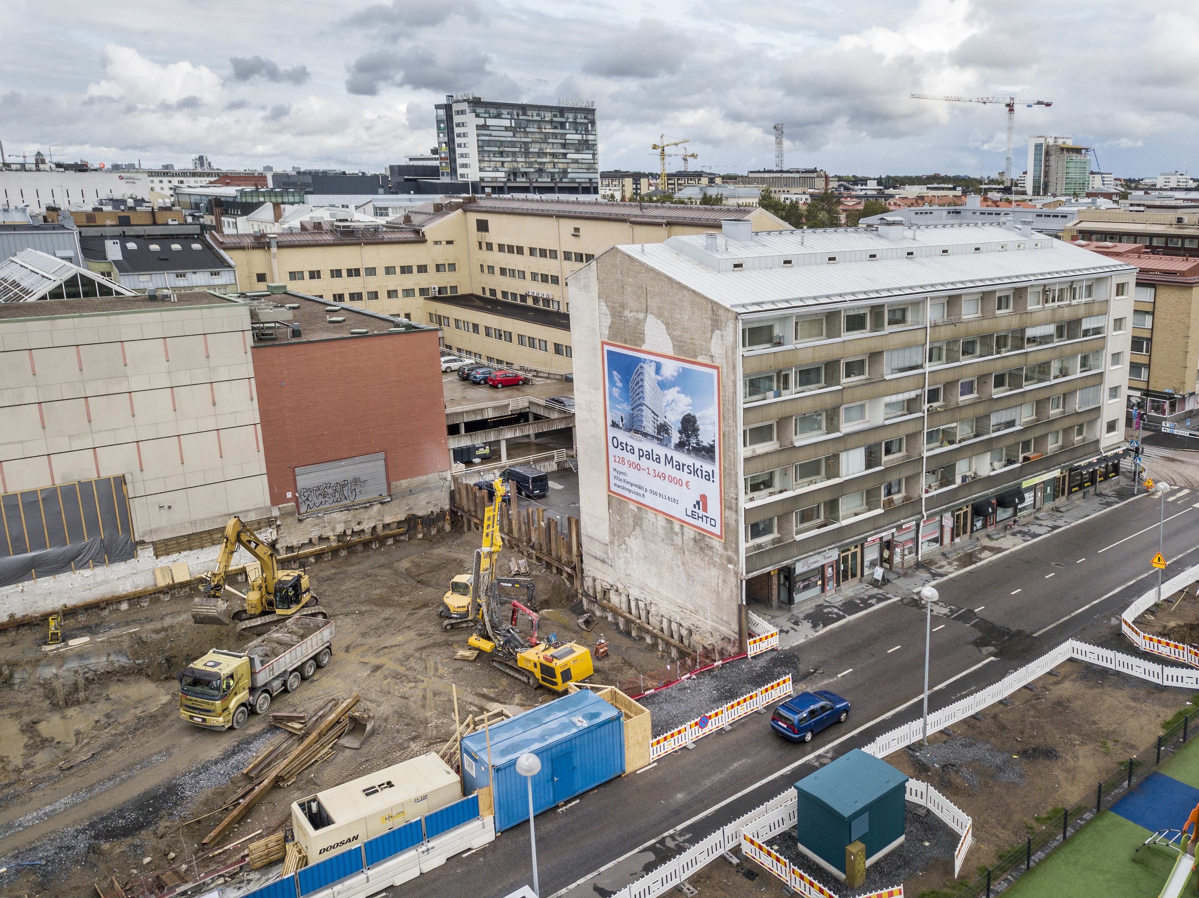Oulun rakennusvalvonta ilmoitti tiistaina vaativansa Lehto Asunnot Oy:ltä ulkopuolisen tarkastuksen teettämistä tuentatöistä, joita yhtiö on tekemässä oman työmaansa viereisen kerrostalon perustuksiin.
