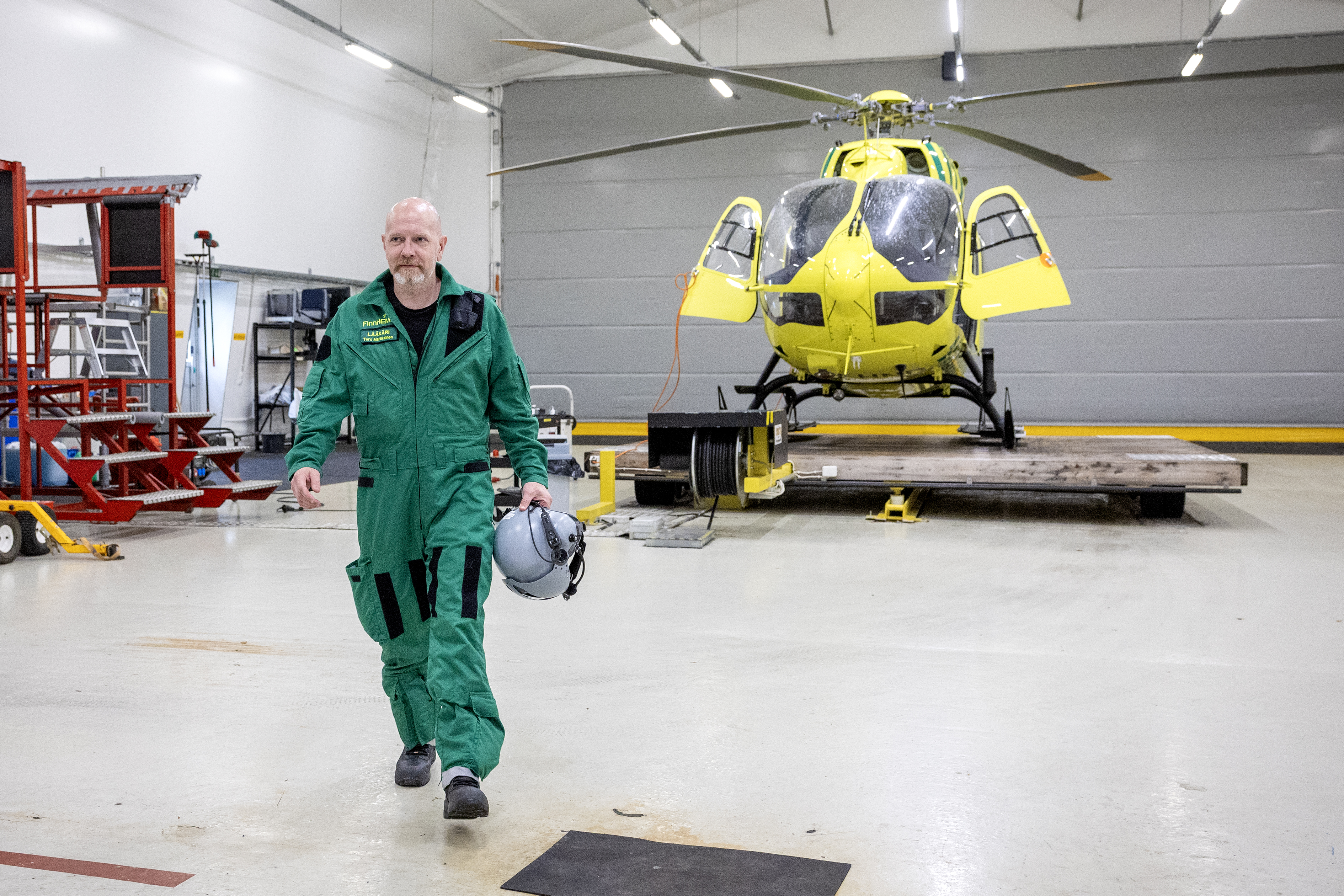 Ylilääkäri Tero Martikainen kertoo, miten väkivallan uhreja pelastetaan: "Kaikki riippuu siitä, mihin teräase on osunut"