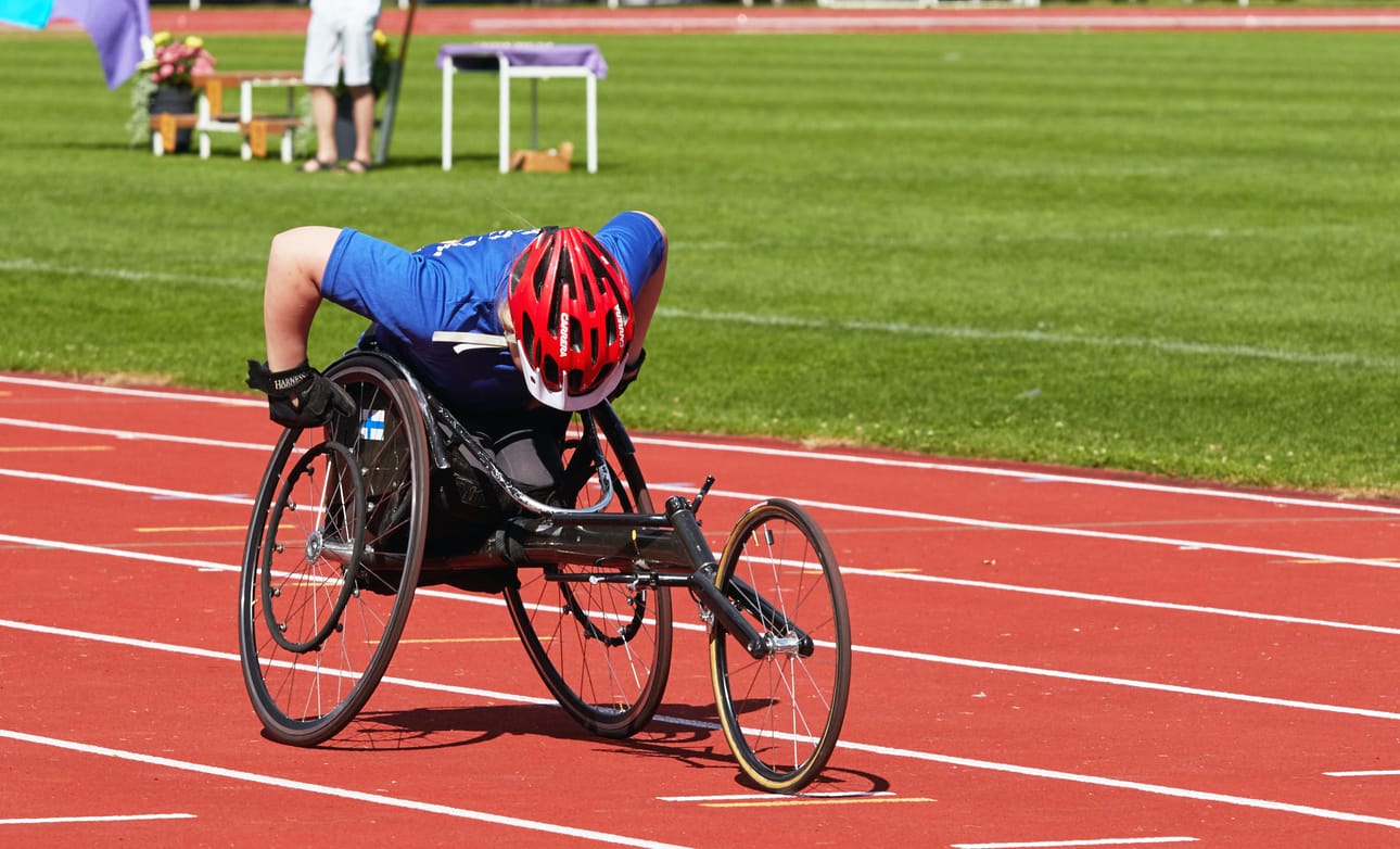 Kempeleläinen Sini Paukkeri haluaa edustaa kotimaataan paralympialaisissa.