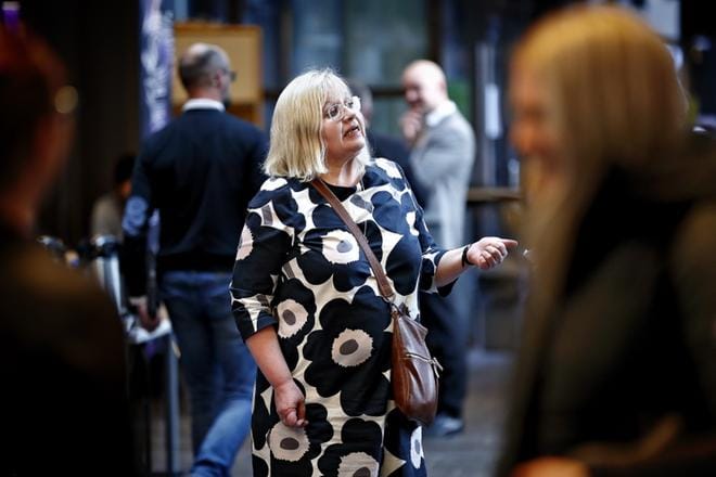 Palkansaajien tutkimuslaitoksen tutkimuskoordinaattori Merja Kauhanen puhui Tytöt ja tekniikka -seminaarissa. Työmarkkinoiden eriytymisen lisäksi tilaisuudessa pohdittiin, miksi tekniikka ei vedä tyttöjä. KUVA: TOMI KOSONEN