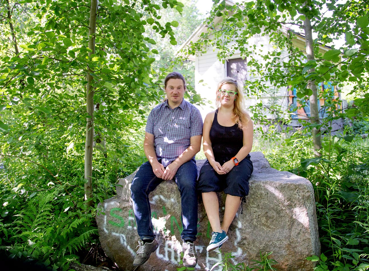 Dammisaaren Rapumajan aktiivit Harri Konenen ja Vuokko Haljoki toivovat yleisön löytävän Rapumajalle.