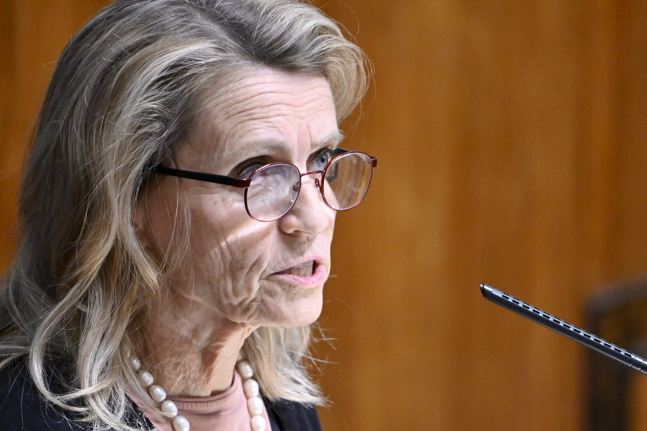 Kristillisdemokraattien puheenjohtaja Päivi Räsänen pitäisi Alkot jatkossakin kiinni sunnuntaisin.