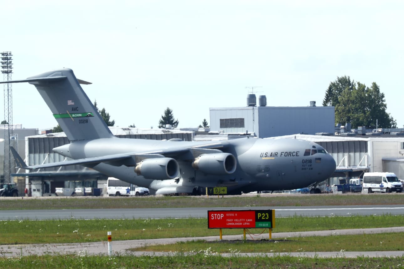 Yhdysvaltain ilmavoimien Boeing Globemaster III -rahtikone laskeutui Helsinki-Vantaalle viime viikon torstaina.
