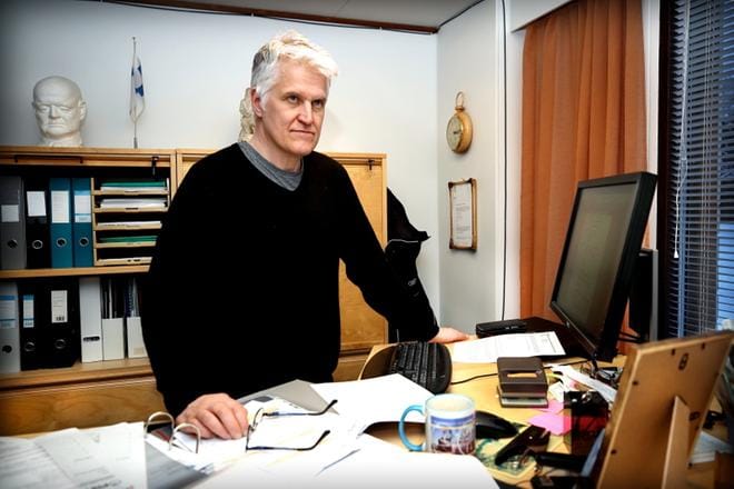 Etelä-Pohjanmaan opiston rehtori Kyösti Nyyssölä sanoo, että opistolle on kertynyt maahanmuuttajista osaamista, jota lähialue voi käyttää hyödyksi. KUVA: JOUKO HÄNNINEN