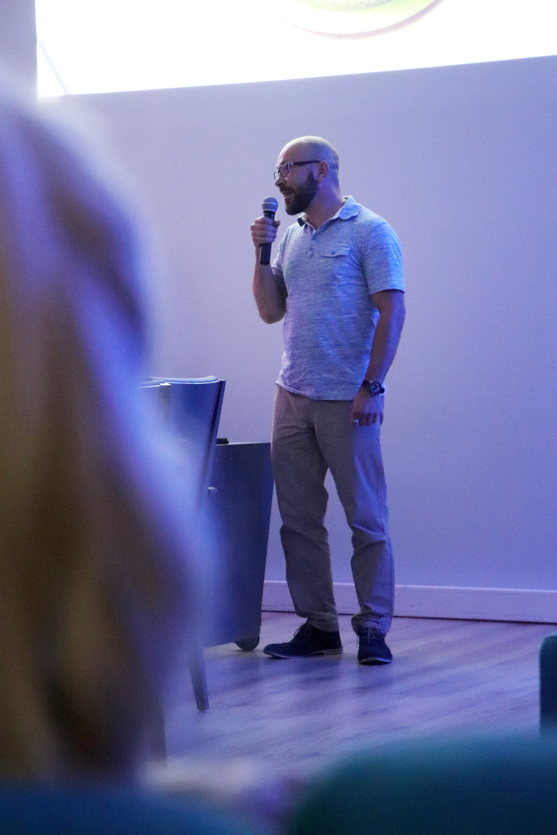 Illemmalla kokoonnuttiin kapungintalolle. Tapahtuman päätti Matti Patrosen stand up -esitys.