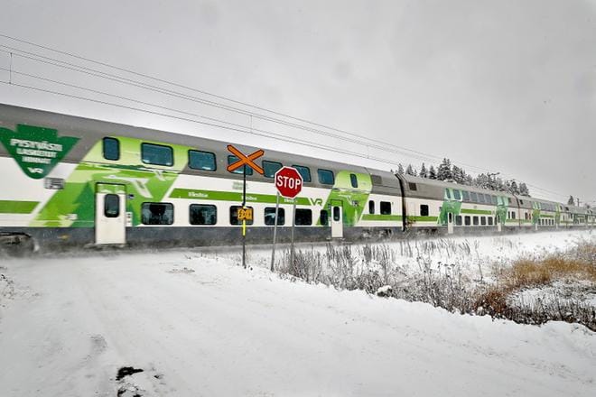 Etelä-Pohjanmaalla ja Pohjanmaalla tapahtuu vuosittain yleensä yksi kuolemaan johtanut tasoristeysonnettomuus. Kuvassa Ruohoniementien vartioimaton tasoristeys Seinäjoella. KUVA: HEIKKI HAKANEN