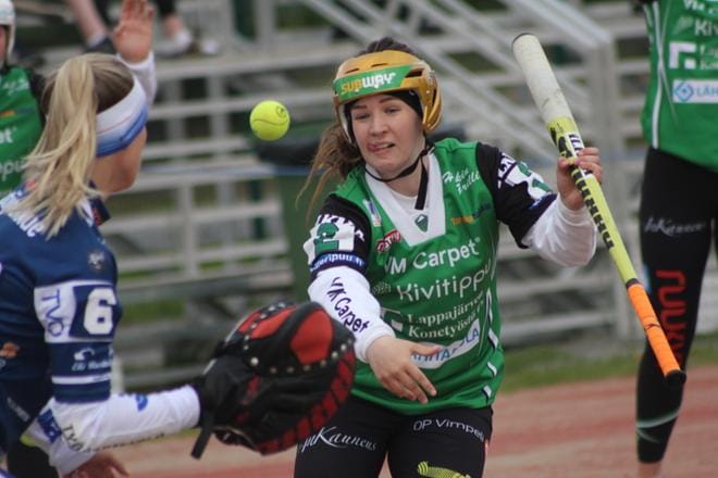 Milla Oravasaaren taitelut eivät auttaneet Veikkoja pisteille. KUVA: TOMI OLLI