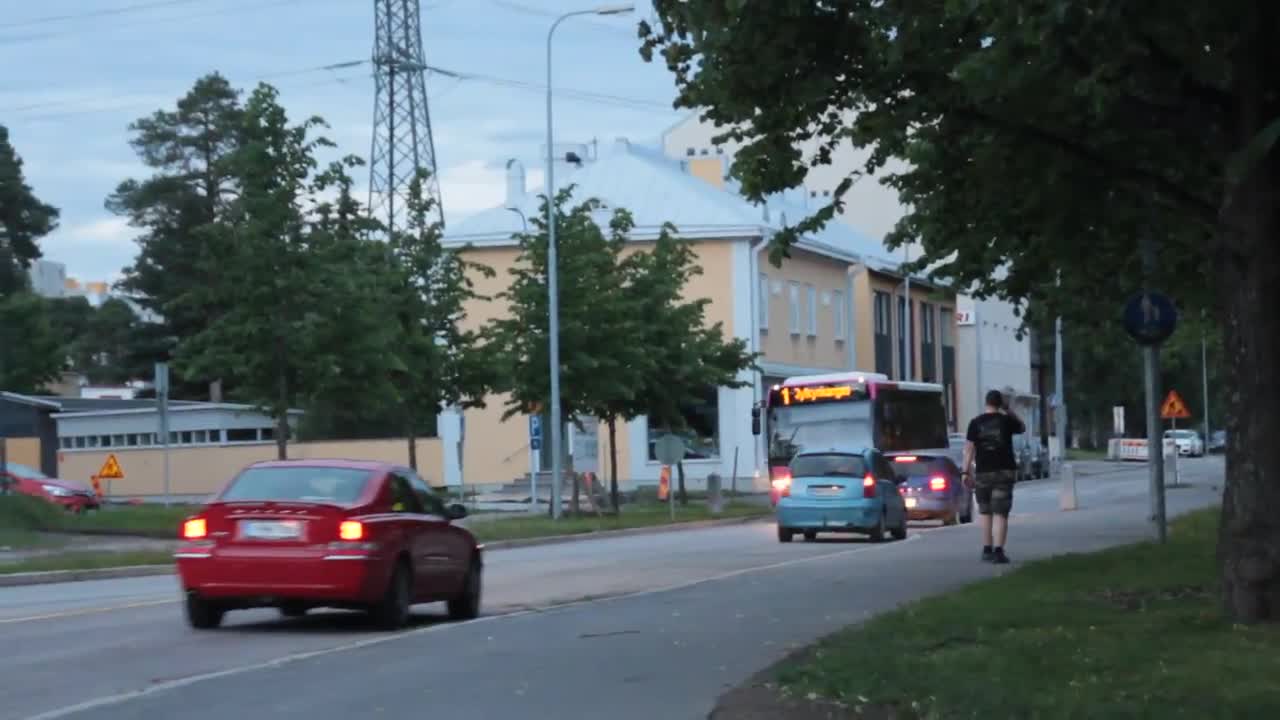 Bussit kulkivat eri reittiä