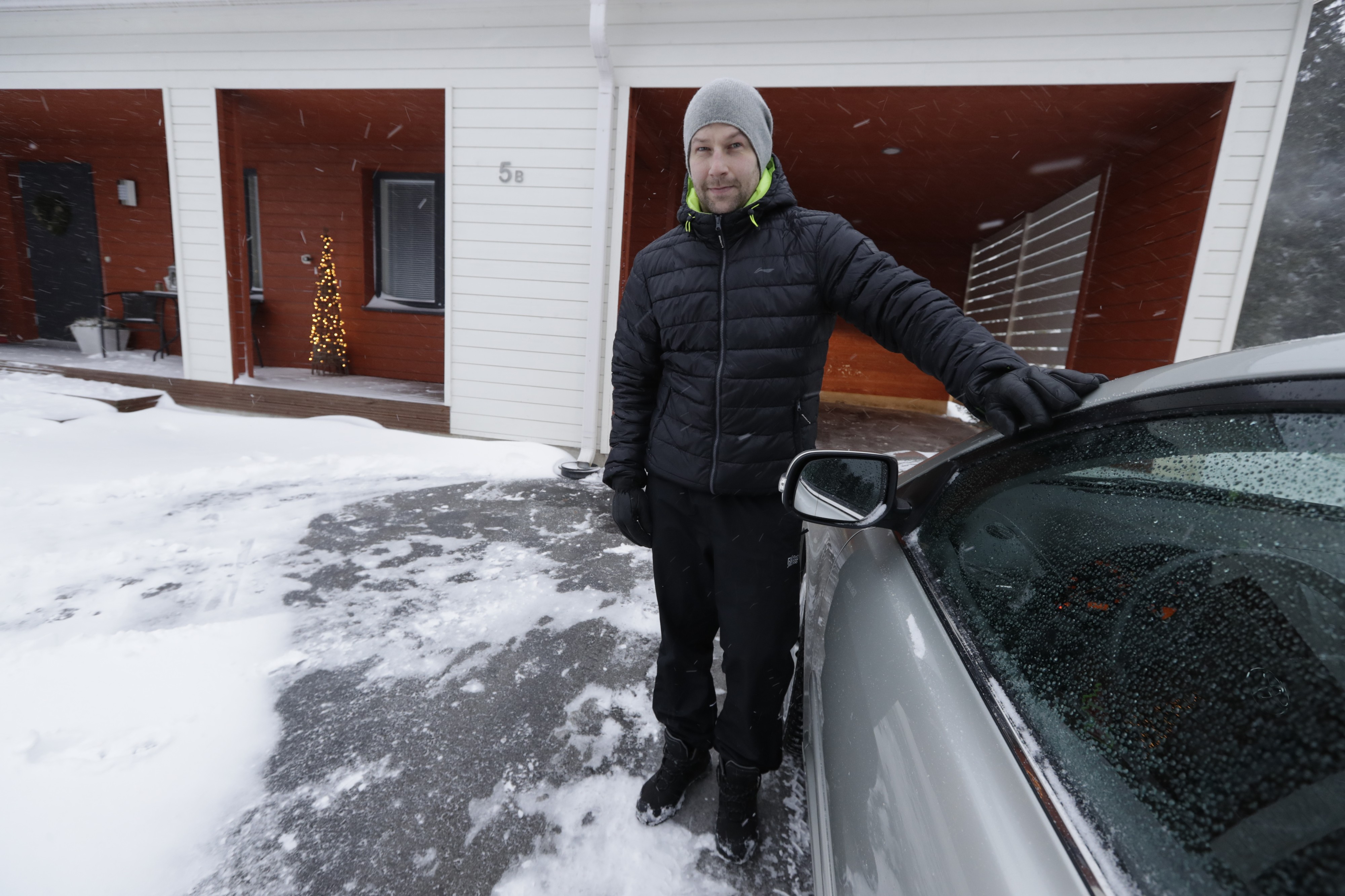 Limingassa asuva Tommi Nissilä kuuli maanjäristyksen äänen, mutta ajatteli, että äänet liittyivät yölliseen myrskyyn. 