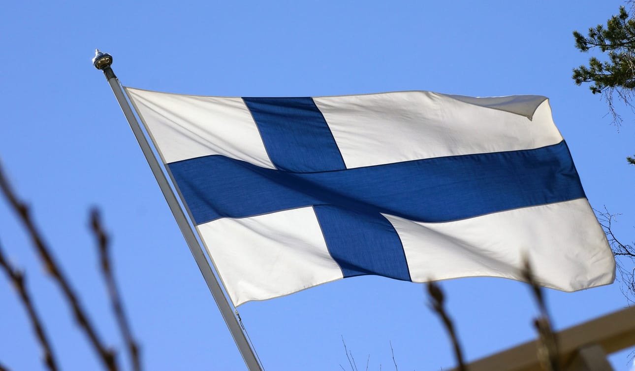 Paikallisen taiteilijan teos annetaan palkittavalle itsenäisyysjuhlassa.