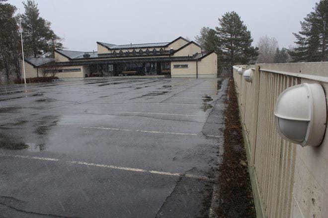 Alavuden seurakunta varautuu purkamaan niin Alavuden seurakuntatalon (kuvassa) kuin Töysän seurakuntatalon. KUVA: REIJO HEIKKILÄ
