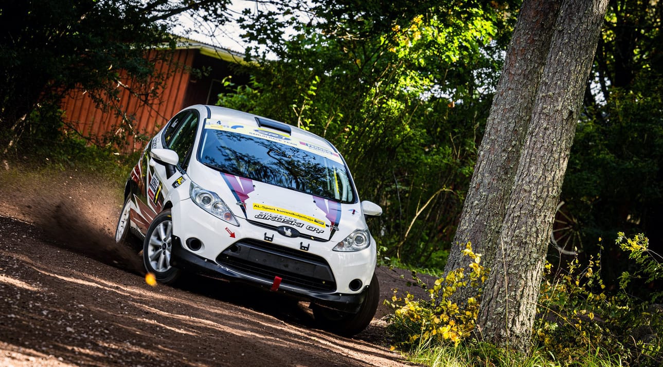 Kortesjärveläinen Valtteri Koski taistelee rallisprintin SM-mitalista.