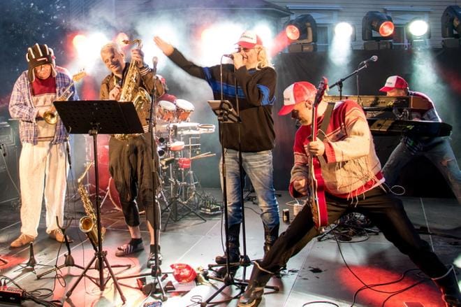 Rehupiikles ei päässyt kuvaamaan kappaleensa musiikkivideota autenttiseen ympäristöön Jalasjärvi-taloon. Arkistokuva: Jari Latva-Teikari