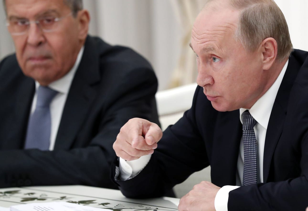 Tutkijan mukaan Venäjä näkee suurimpana ongelmana sen, että se menettää omaa vaikutusvaltaansa, ja tämän Vladimir Putinin hallinto on kytkenyt oman olemassaolonsa turvaamiseen.