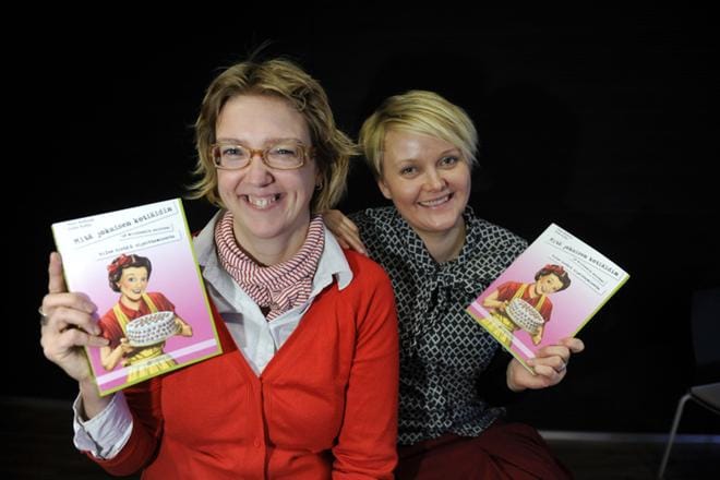 Emilia Kullas (etualalla) julkaisi vuonna 2010 sijoitusoppaan yhdessä toimittaja Ninni Myllyojan kanssa. KUVA: Petri Puromies