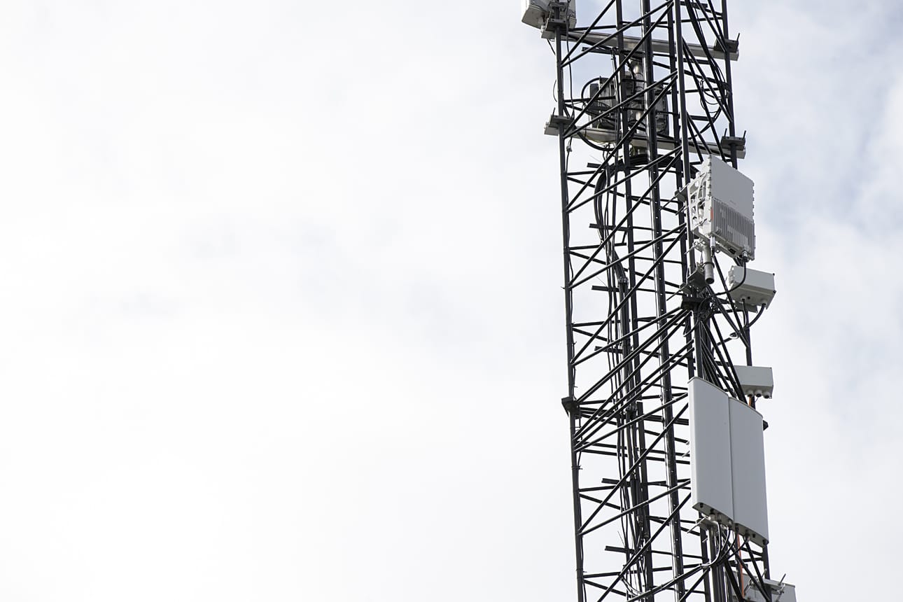 Oulun yliopiston katolla on 5G- testiverkon lähetinantenni kuvassa ylempänä.