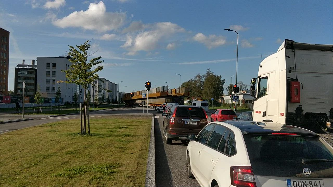 Leveä kuljetus Toppilassa