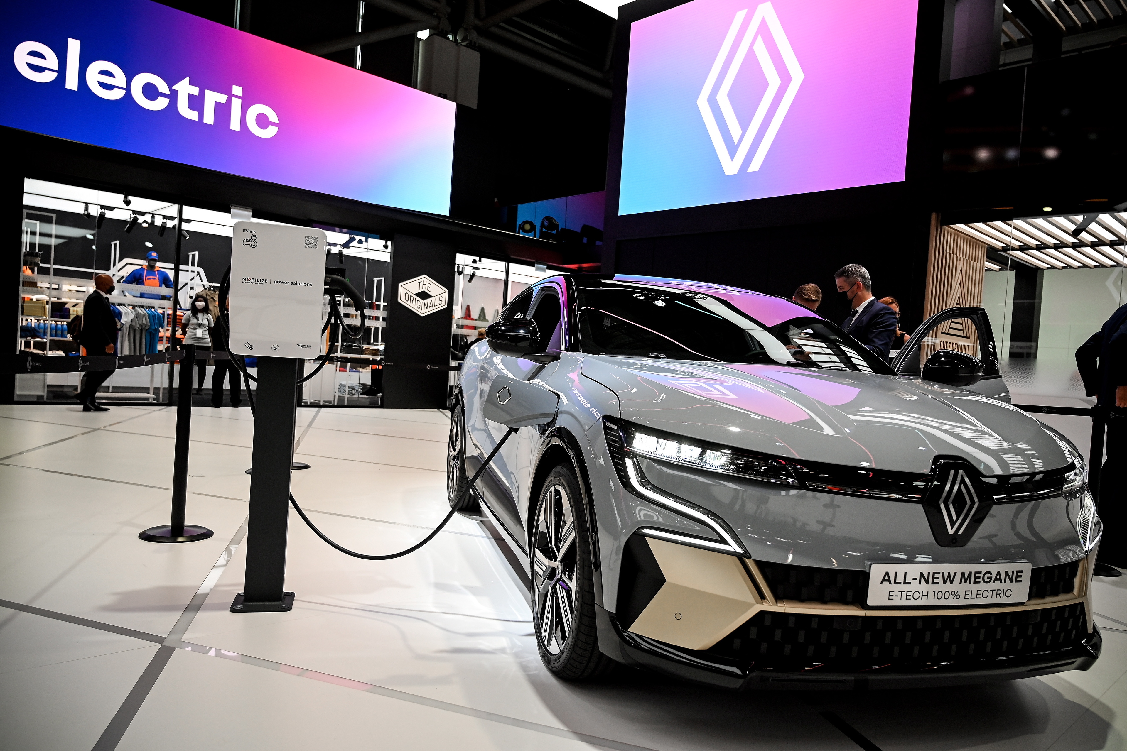 Terrafame yhteistyöhön akkumateriaalin toimittamisesta Renault-konsernin sähköautoihin – Aiesopimuksen mukaan nikkelisulfaattia menisi jopa 300 000 autoon vuodessa