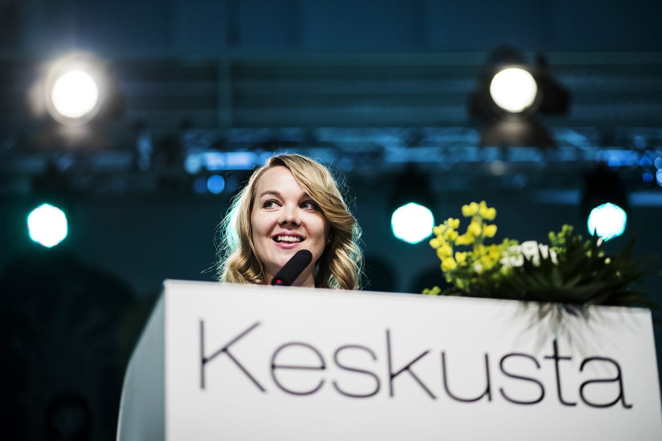 Keskustan puheenjohtajaksi pyrkivän Katri Kulmunin puolison työ metsäteollisuuden palveluksessa voi tuoda eteen jääviysongelmia. Hallituskumppaneiden mukaan tällaiset tilanneet on arvioitava tapauskohtaisesti.