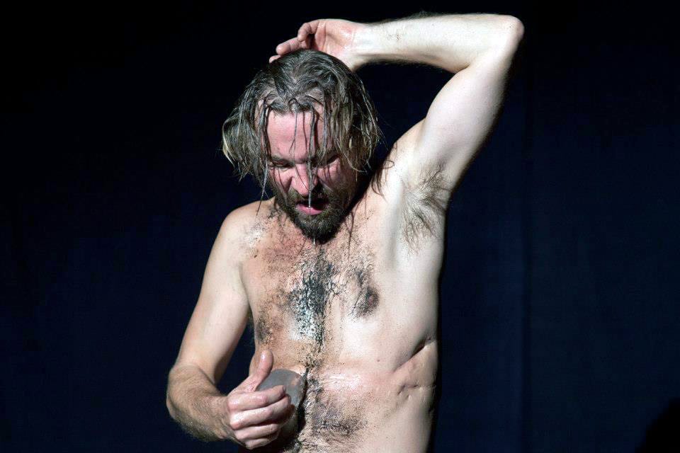 Aleksis Kiven roolissa nähdään Johannes Korpijaakko.