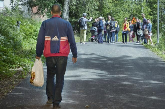 Ari "Huli" Huldén sai HIV-tartunnan huumevuosinaan. "Silloin oli hirveän kova kädenvääntö, tarvitsevatko narkomaanit terveyspalveluita vai onko se vain käytön mahdollistamista", hän muistelee. KUVA: Mauri Ratilainen