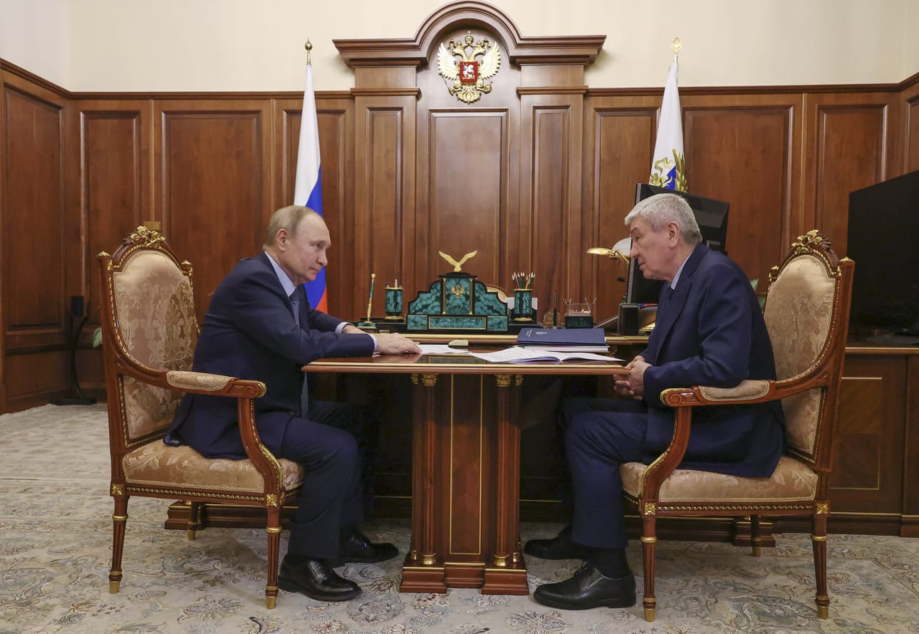 Vladimir Putin tapasi Venäjän federaation rahoitustarkkailulaitoksen johtajan Yury Chikhanchinin 9. maaliskuuta.