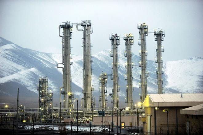 Iran uhkaa rikastaa uraania runsaasti yli ydinsopimuksessa sallittujen rajojen, jos sopimuksen allekirjoittajamaat eivät löysää talouspakotteita kahden kuukauden kuluessa. Arkistokuva: Arakin raskasvesireaktori. KUVA: HAMID FORUTAN / EPA
