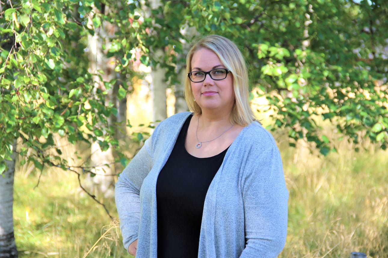 Lapin ammattikorkeakoulun tradenomiopiskelija Maria-Kaisa Lauri teki uuden yrittäjän oppaan sukupolvenvaihdostilanteeseen: ”Vastaavanlaista opasta ei ole tehty aiemmin. Aihe on ajankohtainen ja tiedolle on tarvetta.”