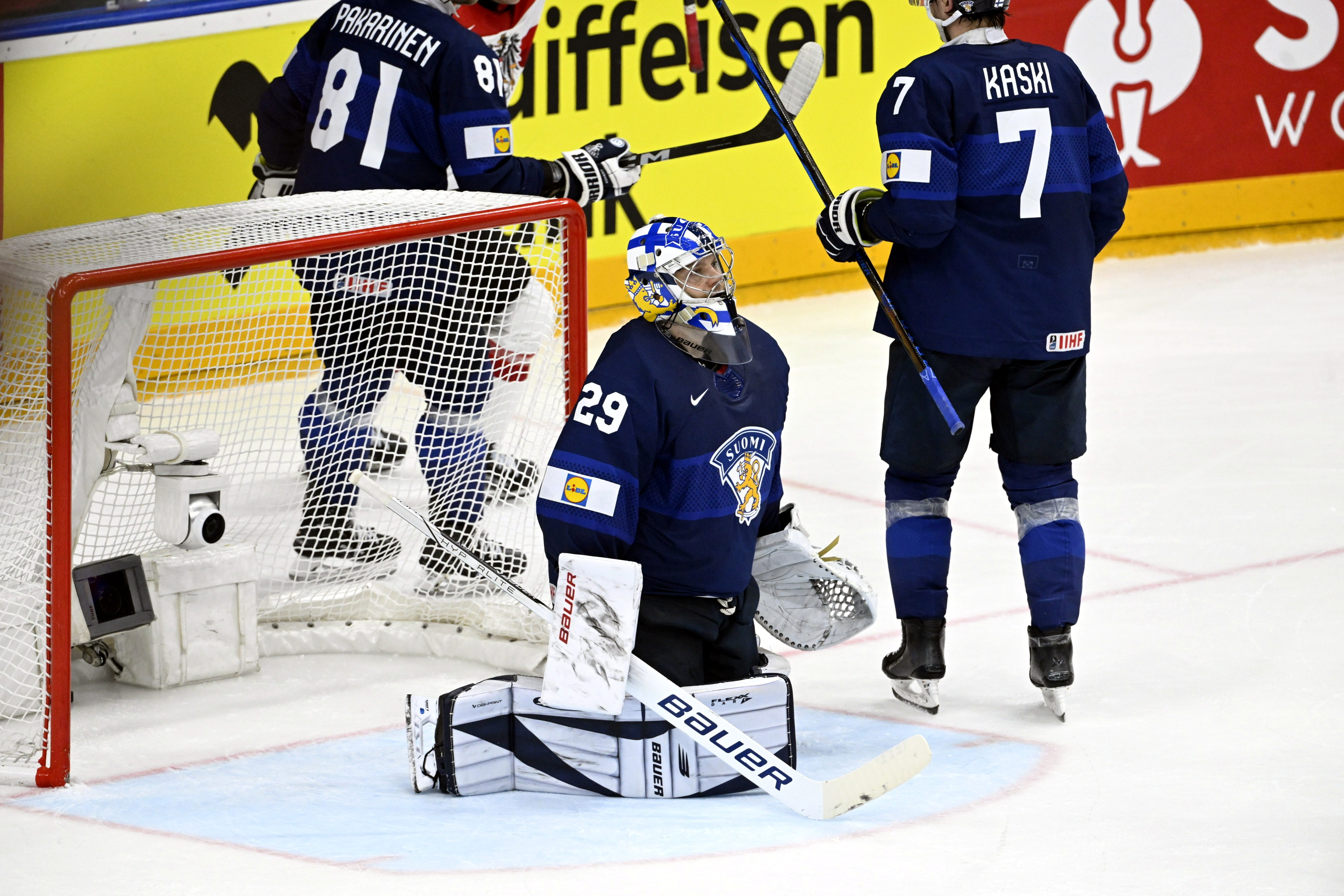 Harri Säterin ilme oli epäuskoinen Itävallan 3–2-voittomaalin jälkeen.