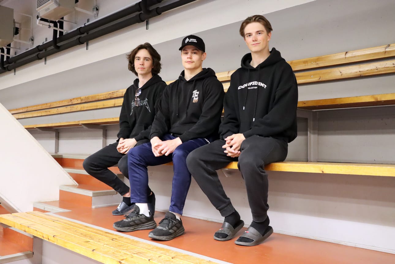 Ystävyys ja yrittäjyys yhdistävät Ville Peltokangasta, Topi Toivolaa ja Rasmus Hautamäkeä.